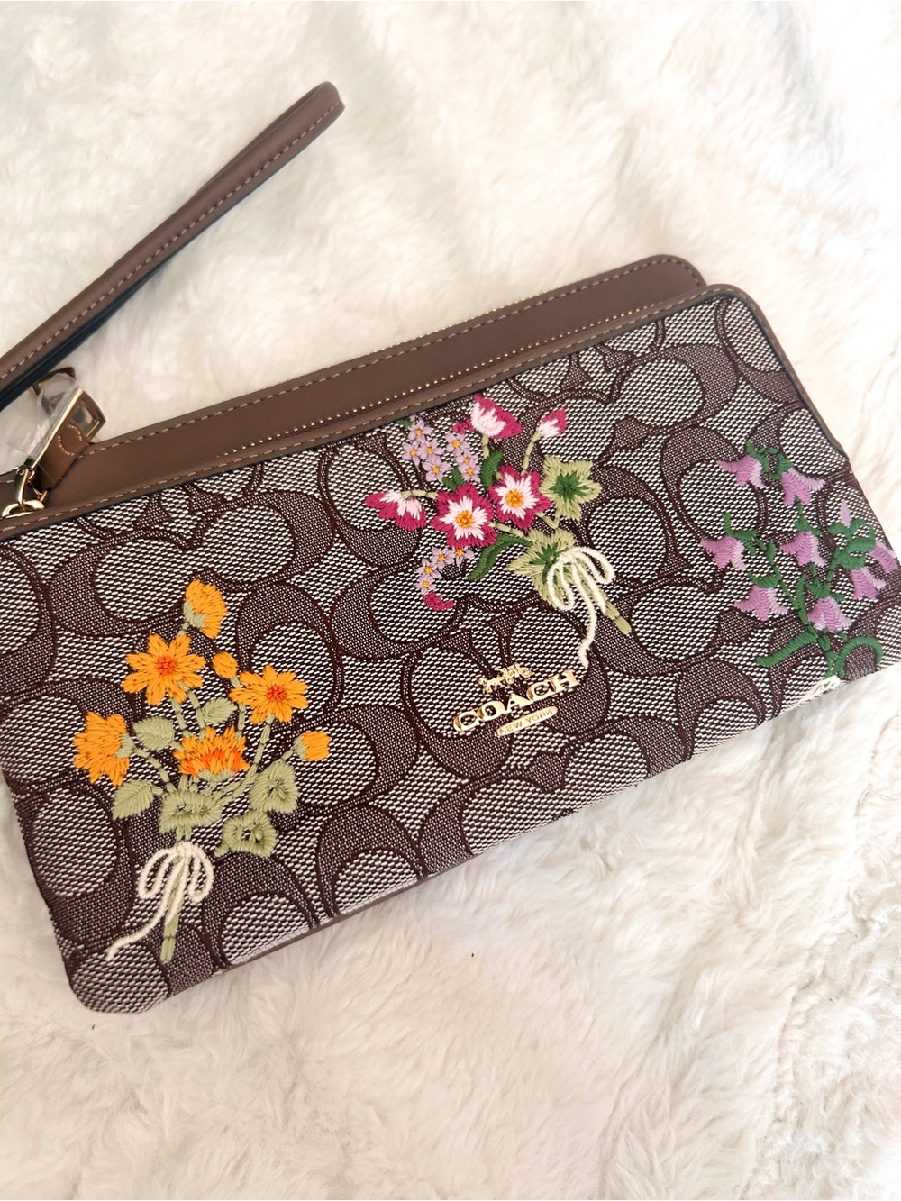NWT🥀Coach Double Zip Wristlet
In Signature Jacquard With Floral Embroidery CEF63 - Picture 2 of 7